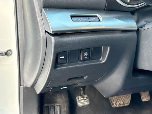 Used 2023 Nissan Maxima SL FWD image 10