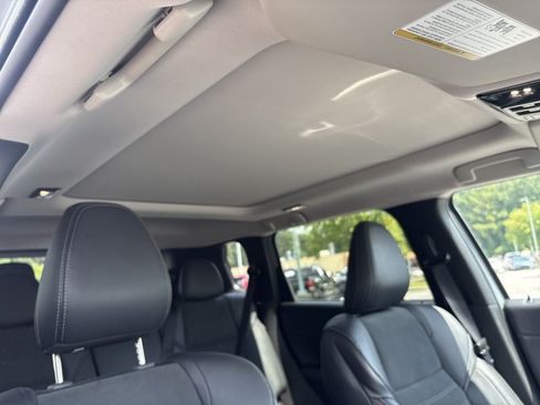 Used 2025 Mitsubishi Outlander SE FWD image 29