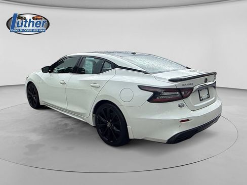 Used 2019 Nissan Maxima SR w/ Premium Package FWD image 3