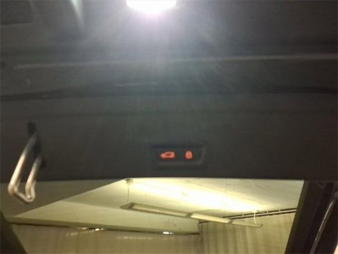 Used 2025 BMW X6 xDrive40i w/ Climate Comfort Package image 13