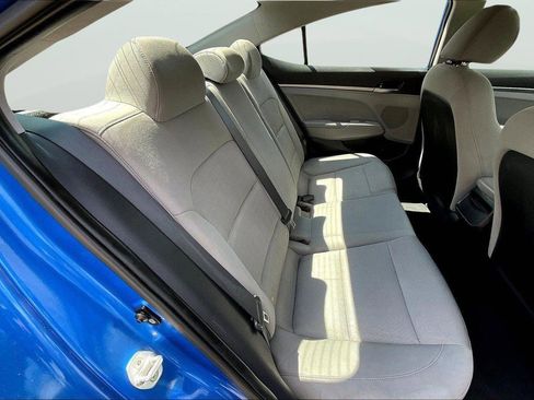 Used 2017 Hyundai Elantra SE image 22