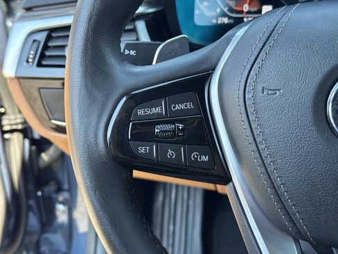 Used 2023 BMW 530i w/ Convenience Package image 32