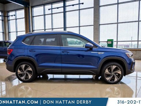 Used 2023 Volkswagen Taos SE AWD/4WD image 32