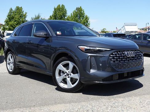 New 2025 Audi Q5 Prestige image 3