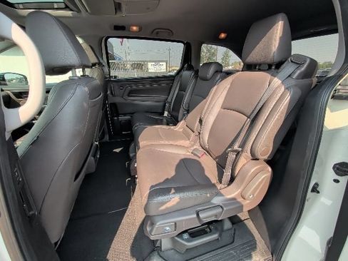Used 2019 Honda Odyssey Elite image 17