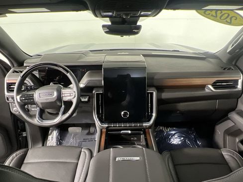 Used 2025 GMC Yukon XL Denali w/ Denali Reserve Package image 22