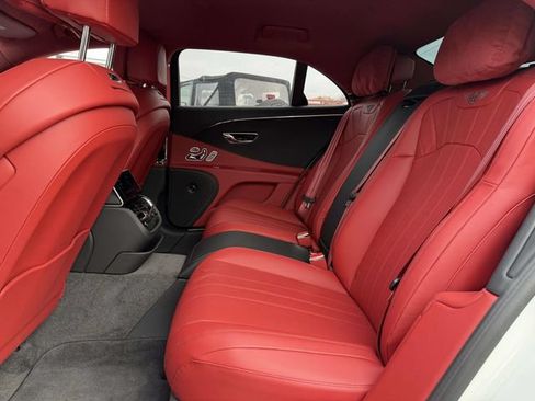 Used 2024 Bentley Flying Spur V8 AWD/4WD image 11