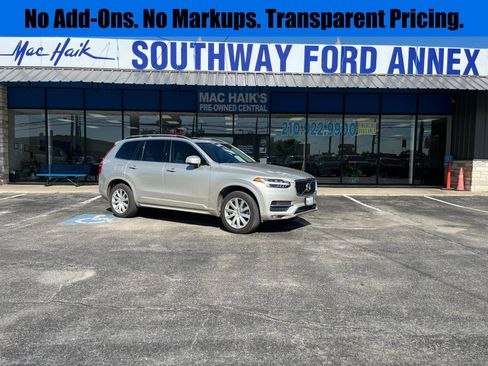 Used 2016 Volvo XC90 T6 Momentum w/ Momentum Plus Package AWD/4WD image 1