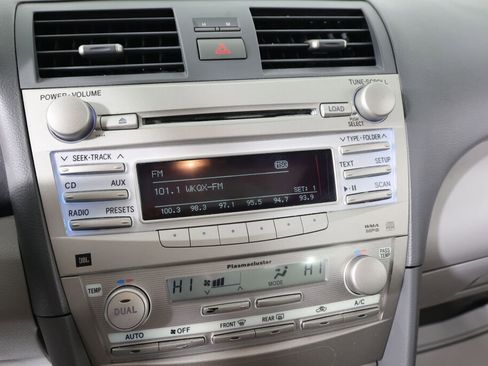 Used 2010 Toyota Camry XLE image 35