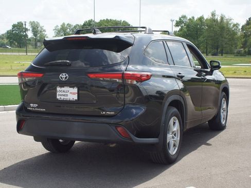 Used 2021 Toyota Highlander LE AWD/4WD image 20