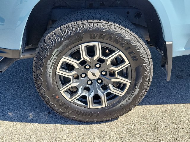 Used 2026 Chevrolet Colorado Z71 w/ Technology Package AWD/4WD image 7