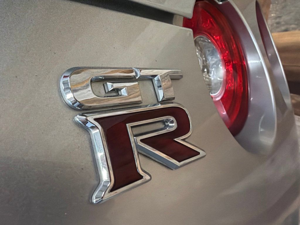 Used 2009 Nissan GT-R Premium AWD/4WD image 76