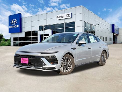 Certified 2025 Hyundai Sonata SEL image 1