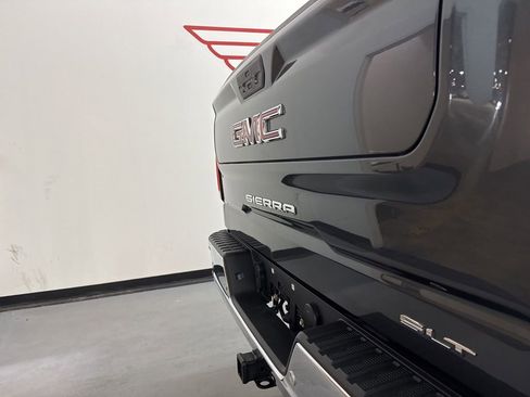 Used 2019 GMC Sierra 1500 SLT image 11