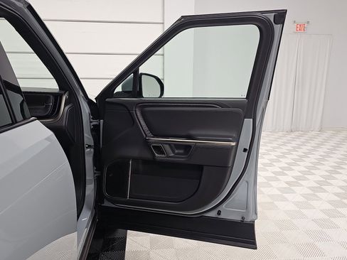 Used 2023 Rivian R1T Adventure image 18