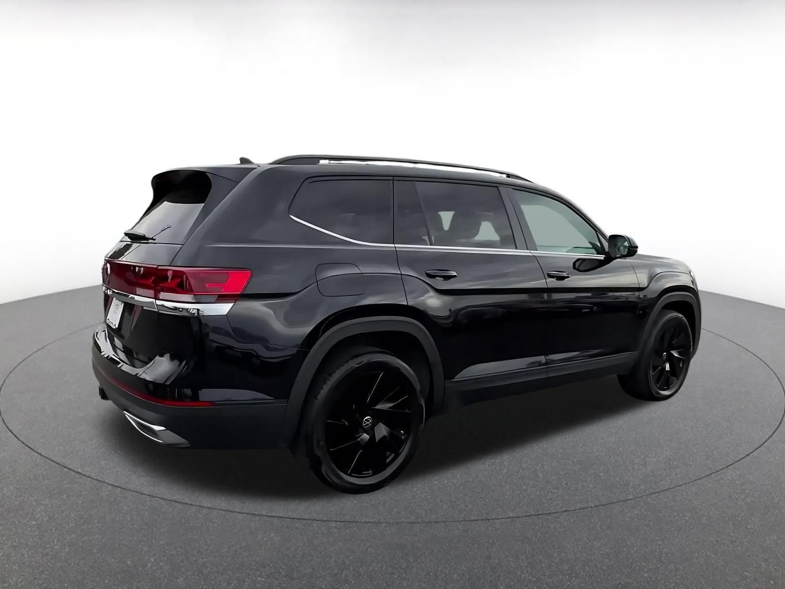 Used 2026 Volkswagen Atlas SE FWD image 14