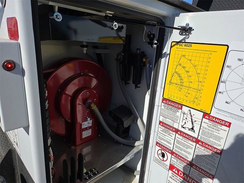 New 2024 Ford F550 4x4 SuperCab Super Duty image 12