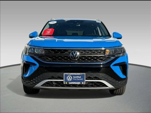 Certified 2023 Volkswagen Taos SE w/ Panoramic Sunroof Package image 2