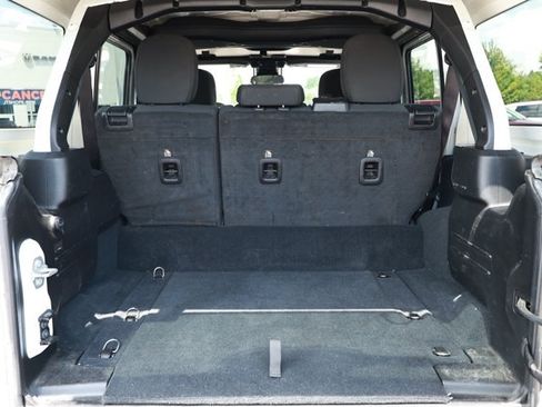 Used 2024 Jeep Wrangler Unlimited Rubicon 4xe AWD/4WD image 9