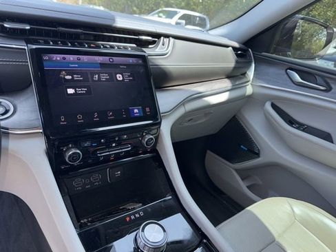 Used 2022 Jeep Grand Cherokee L Overland image 11