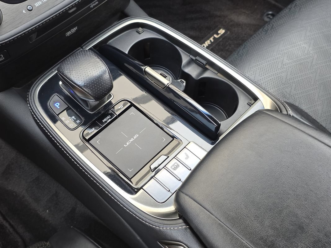 Used 2018 Lexus LS 500 F Sport w/ Accessory Package (Z1) RWD image 17