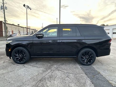 New 2025 Lincoln Navigator Reserve w/ Jet Appearance Package image 4