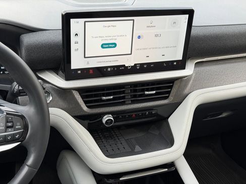 Certified 2025 Ford Explorer Platinum w/ Ultimate Package image 37