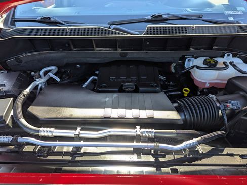 Certified 2025 Chevrolet Silverado 1500 Custom image 33