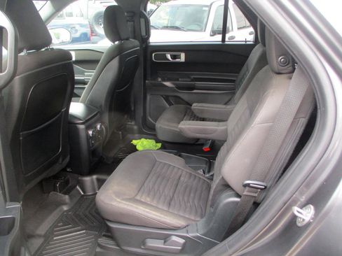 Used 2020 Ford Explorer XLT w/ Comfort Package AWD/4WD image 11