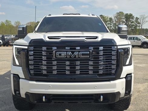 Used 2025 GMC Sierra 2500 Denali Ultimate image 8