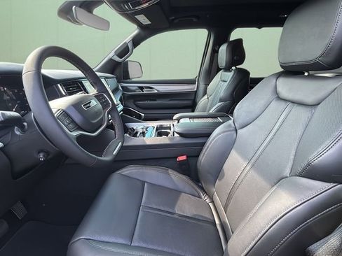New 2026 Jeep Grand Wagoneer L Limited AWD/4WD image 19