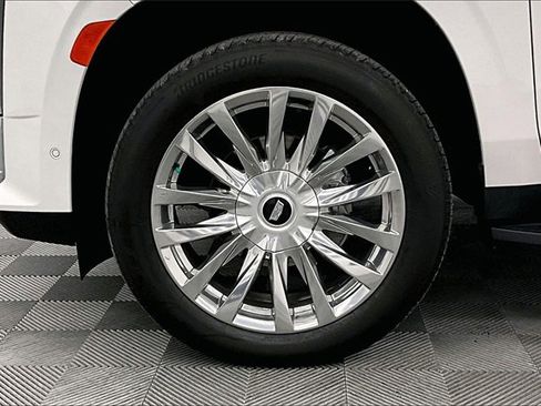 Used 2023 Cadillac Escalade Premium Luxury image 8