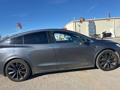 Used 2017 Tesla Model X 100D image 3