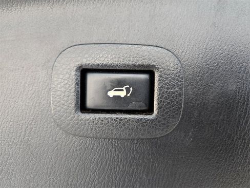 Used 2017 Nissan Armada SL image 33