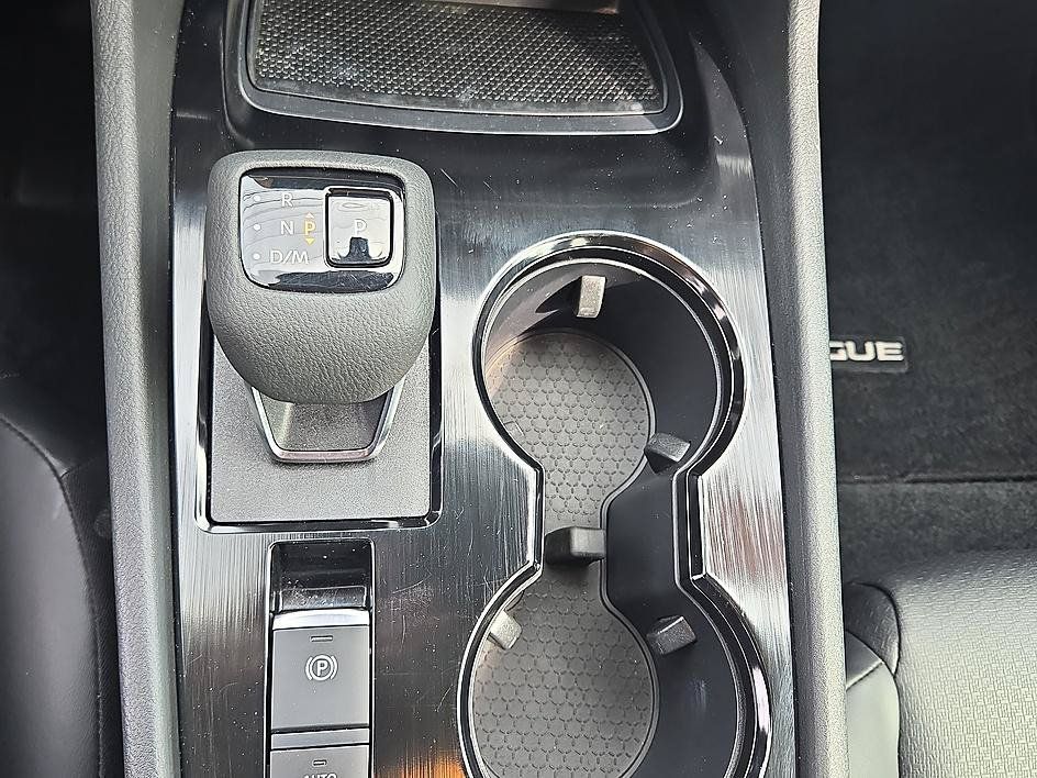 Certified 2023 Nissan Rogue SV w/ SV Premium B Package FWD image 16