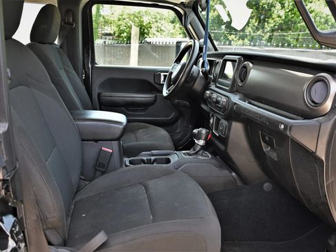 Used 2022 Jeep Wrangler Sport AWD/4WD image 12