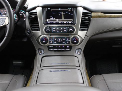 Used 2017 GMC Yukon Denali w/ Open Road Package AWD/4WD image 31