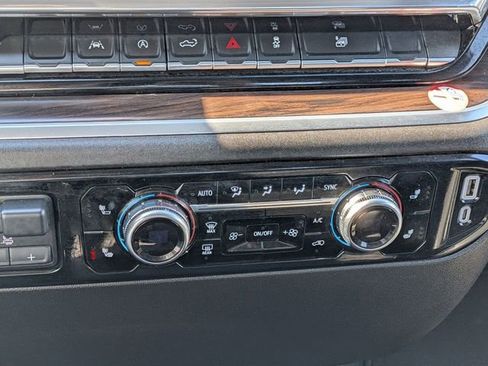 Used 2025 GMC Sierra 1500 SLT image 25