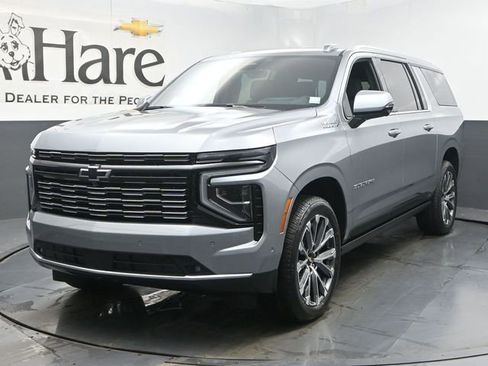 New 2026 Chevrolet Suburban High Country AWD/4WD image 13