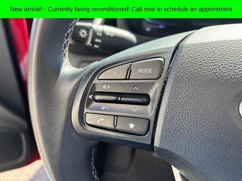 Used 2023 Hyundai Venue SEL image 16