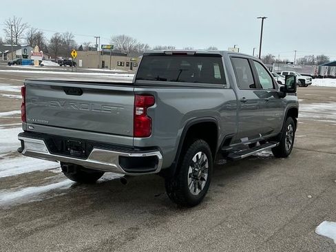 Used 2024 Chevrolet Silverado 2500 LT AWD/4WD image 17