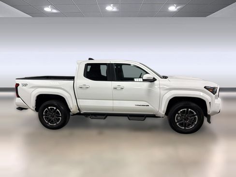 Used 2025 Toyota Tacoma TRD Sport RWD image 6
