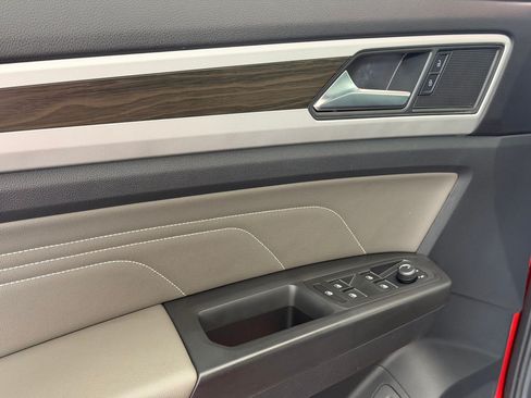 Used 2023 Volkswagen Atlas SE w/ Panoramic Sunroof Package AWD/4WD image 13