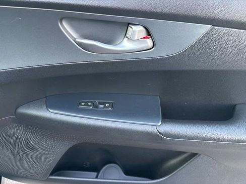 Used 2020 Kia Forte LXS image 38