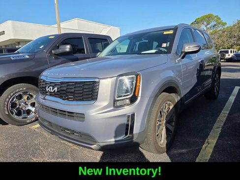 Used 2022 Kia Telluride S FWD image 3