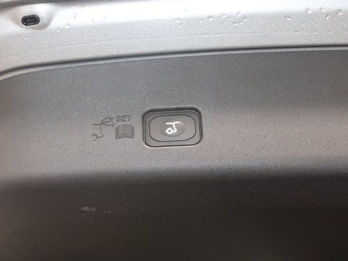 Used 2024 Lincoln Nautilus Reserve image 18