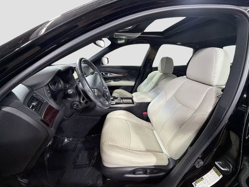 Used 2016 INFINITI Q70 3.7 w/ Technology Package AWD/4WD image 23