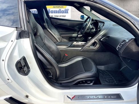 Used 2015 Chevrolet Corvette Z06 w/ 2LZ Preferred Equipment Group image 8