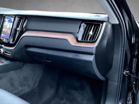 Used 2024 Volvo XC60 B5 Plus w/ Protection Package Premier image 26