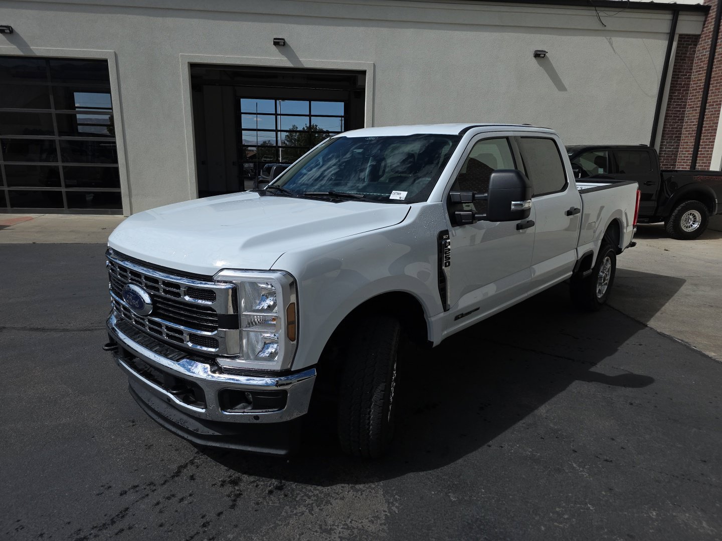 Used 2025 Ford F250 XLT w/ FX4 Off-Road Package AWD/4WD image 3